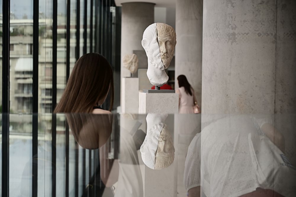 «Ατύχημα ακράτειας» ήταν τελικά το περιστατικό στο Μουσείο της Ακρόπολης – Τι λέει ο διευθυντής (Video)