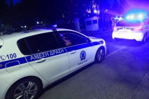 Βύρωνας: Ενας νεκρός από πυροβολισμούς, μία τραυματίας