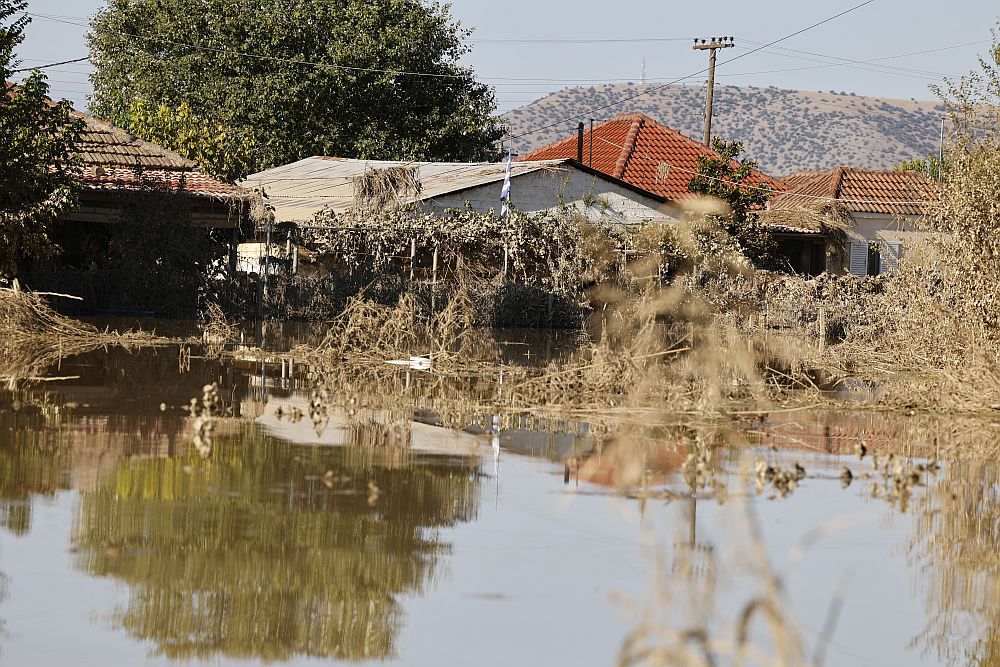 Πλημμύρες Θεσσαλία: «Η κυβέρνηση της ΝΔ ομολογεί επίσημα ότι αφαίρεσε αντιπλημμυρικά από το Ταμείο Ανάκαμψης»