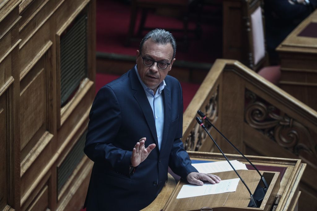 Φάμελλος «τρολάρει» Βορίδη στη Βουλή: «Η μεγάλη ατυχία για όλους τους Έλληνες είναι η κυβέρνηση Μητσοτάκη» (Video)