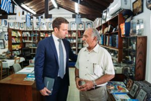Κασσελάκης στην Κύπρο: Κατέθεσε στεφάνι στα Φυλακισμένα Μνήματα (Photos &#8211; Videos)
