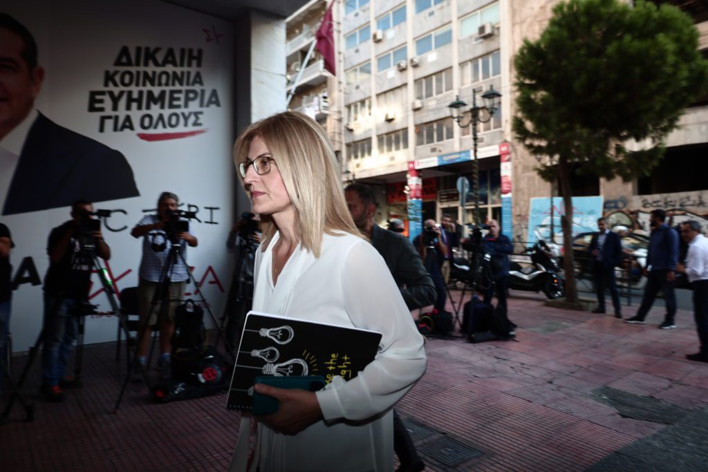 Αυγέρη για αυξήσεις στο ρεύμα: «Η κυβέρνηση μπορεί να κοροϊδεύει τον εαυτό της, όχι όμως τους πολίτες»