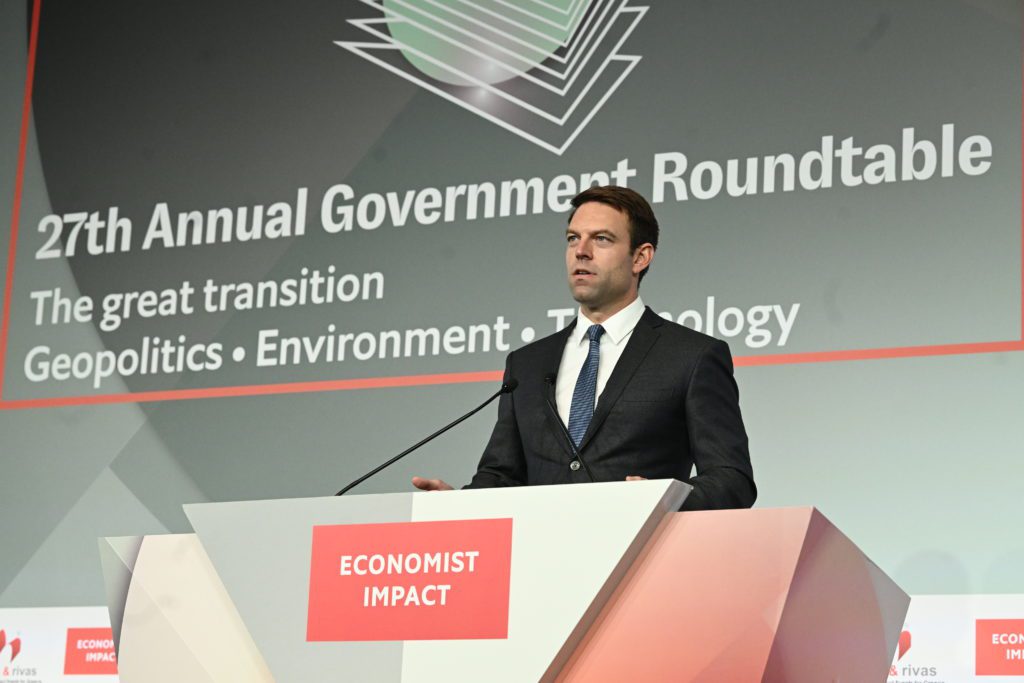 Κασσελάκης στον Economist:  Αποδόμησε τις θριαμβολογίες Μητσοτάκη για την επενδυτική βαθμίδα