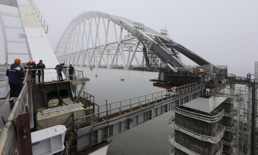 Πρόστιμο σε τέσσερις ολλανδικές εταιρείες για την κατασκευή της γέφυρας στην Κριμαία το 2014