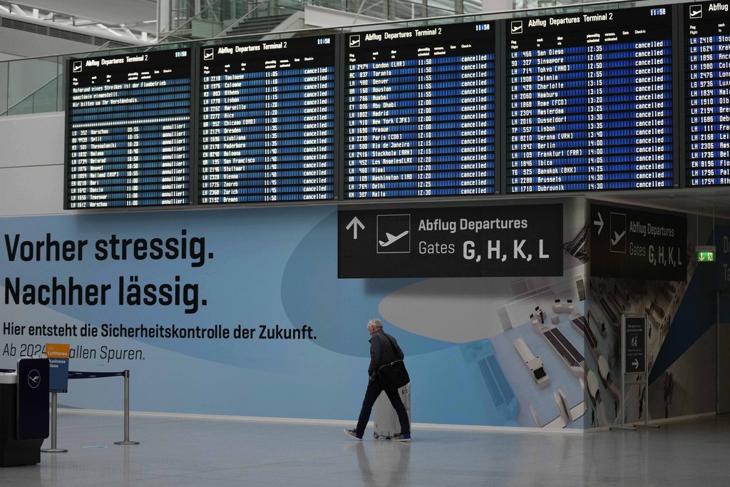 Αεροδρόμιο Αμβούργου: Ομαλοποιούνται οι πτήσεις μετά την απειλή για βόμβα σε αεροσκάφος