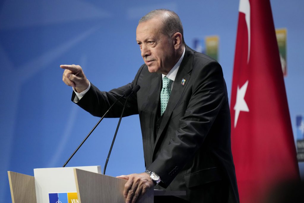 Προαναγγελία Ερντογάν για ισχυροποίηση των τουρκικών επιχειρήσεων σε Συρία και Ιράκ