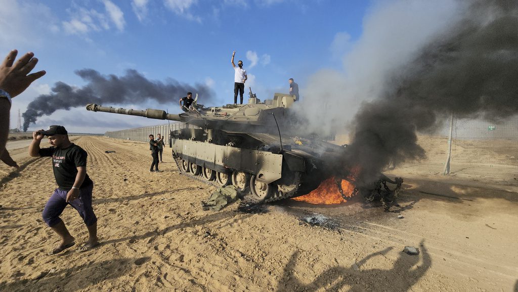Mέση Ανατολή: Φονικές συγκρούσεις Χαμάς – ισραηλινού στρατού – Περίπου 50 ισραηλινοί κρατούνται όμηροι