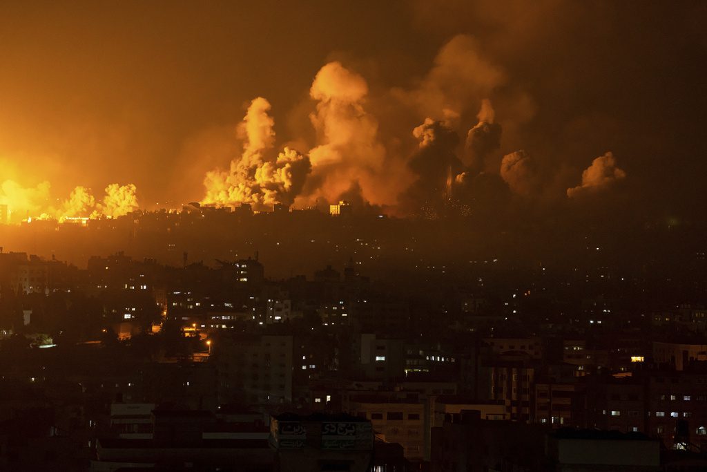 Μεσανατολικό: Εφιάλτης χωρίς τέλος και 1.100 νεκροί σε 48 ώρες – Συνεχείς οι βομβαρδισμοί στη Γάζα (Video)