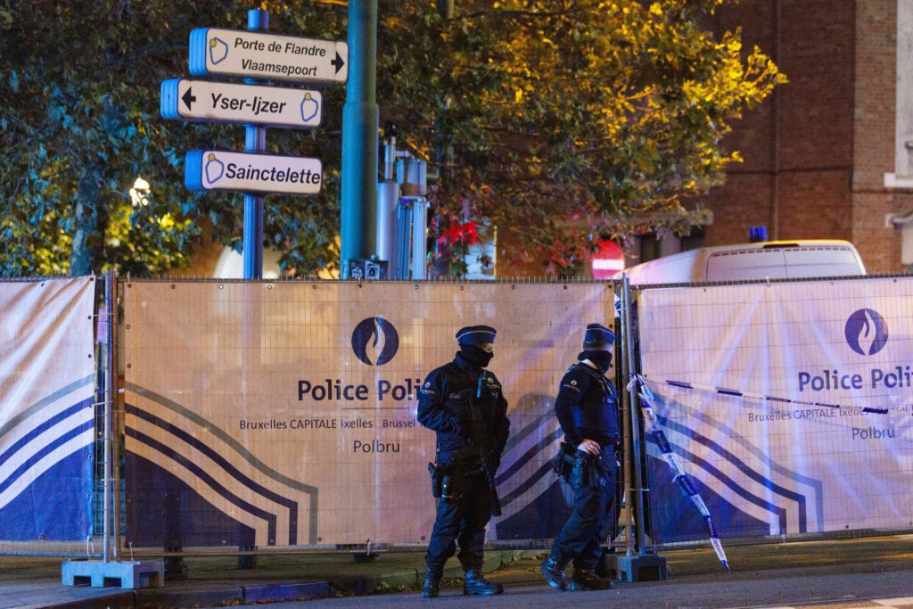 Βρυξέλλες: Συνελήφθη ο δράστης της φονικής επίθεσης – Τον πυροβόλησαν μέσα σε ένα καφέ