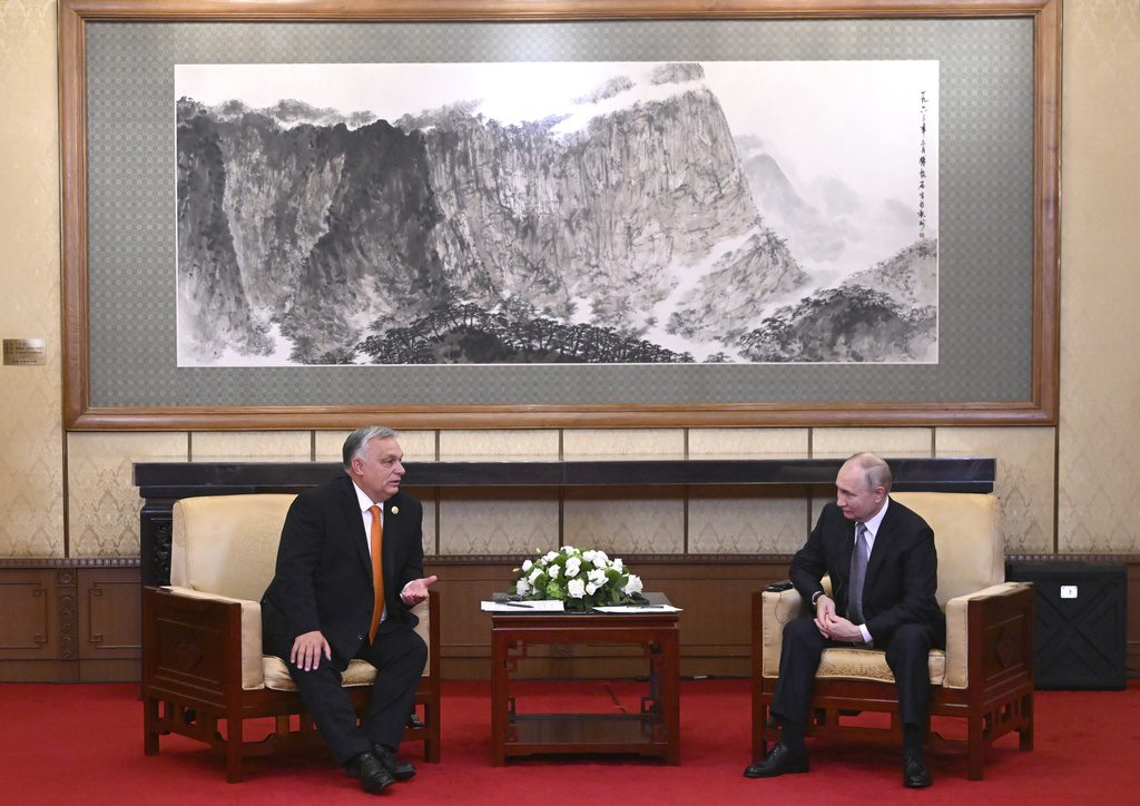 Συνάντηση έκπληξη Πούτιν και Όρμπαν στο Πεκίνο – Τι συζήτησαν
