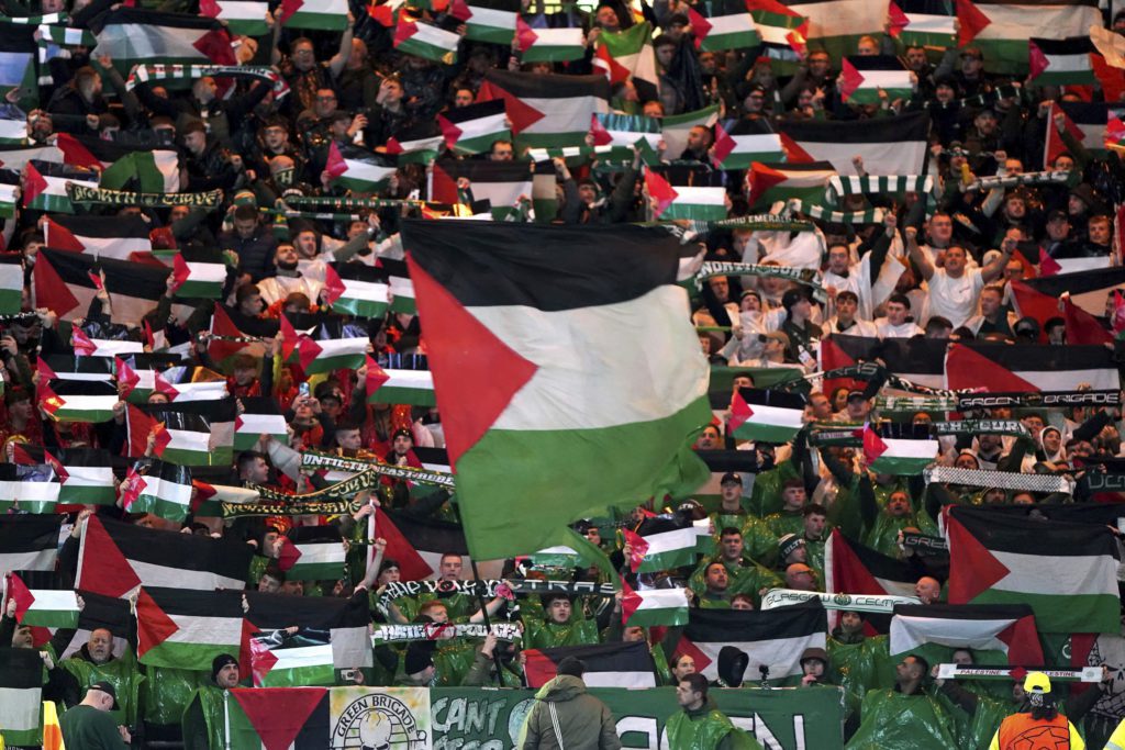 Σημαίες της Παλαιστίνης και «You ‘ll never walk alone» στο γήπεδο της Σέλτικ – Εντυπωσιακές εικόνες (Photos-Videos)