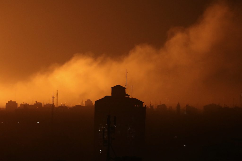 «Κόλαση στη γη» η Γάζα: Ισραηλινοί βομβαρδισμοί χωρίς τέλος – «Αδύνατο να εκκενωθεί νοσοκομείο», απαντά ο ΠΟΥ (Photos – Video)