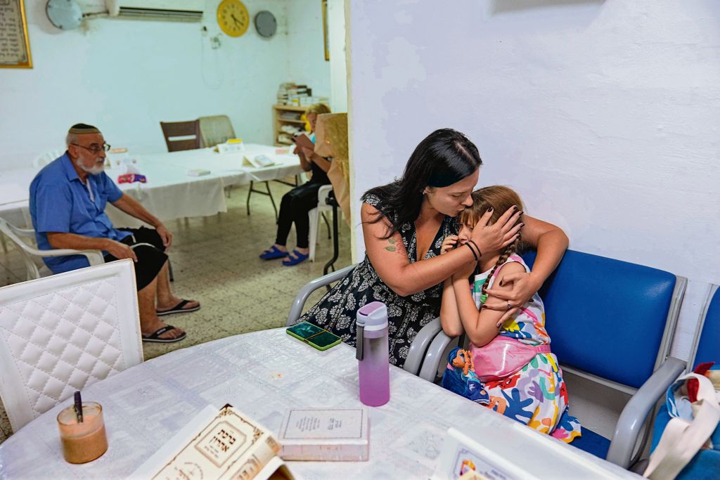 Κραυγές αγωνίας από τη Λωρίδα της Γάζας και τα καταφύγια στο Τελ Αβίβ: «Φοβάμαι για την οικογένειά μου»