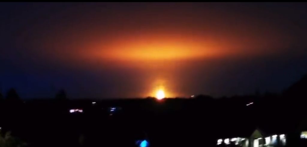 Έκρηξη στην Οξφόρδη: Τεράστια πύρινη βολίδα φώτισε τον ουρανό (Video)