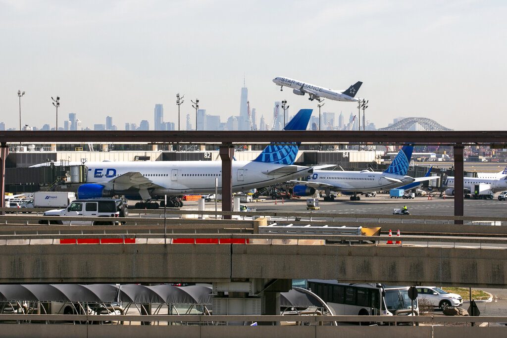 «Πετάμε κι όπου βγει» και στις ΗΠΑ – Σοβαρά προβλήματα ασφάλειας πτήσεων