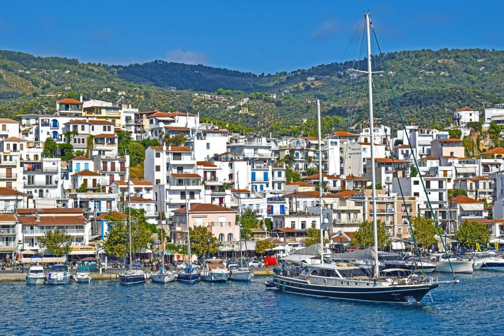 Τουρισμός: Tα 15 ελληνικά νησιά που προτείνουν για το 2024 οι βρετανικοί Times