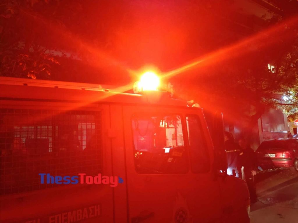 Συναγερμός στη Θεσσαλονίκη: Ξέσπασε φωτιά σε διαμέρισμα πρώτου ορόφου