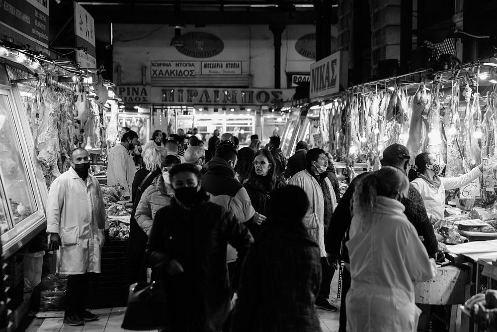 Χριστουγεννιάτικο τραπέζι: Το φτωχότερο των τελευταίων ετών – Η ακρίβεια συνθλίβει τα νοικοκυριά (Video)