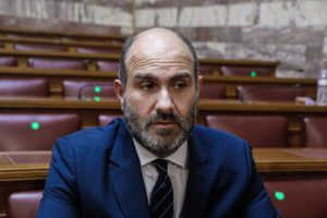 Αντε και υπουργός!