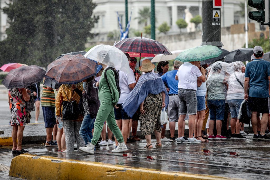 Καιρός: Έκτακτο δελτίο από την ΕΜΥ – Έρχονται καταιγίδες, χαλάζι, κεραυνοί (LIVE)