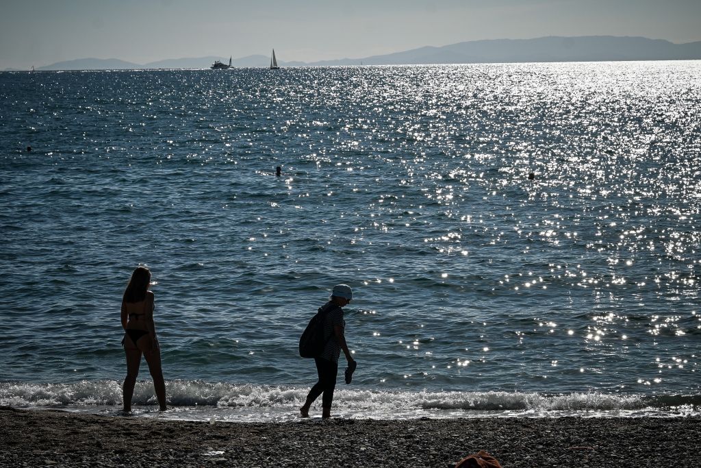 Meteo: Στα ύψη η θερμοκρασία της θάλασσας – Έφτασε τους 25 βαθμούς στα Δωδεκάνησα