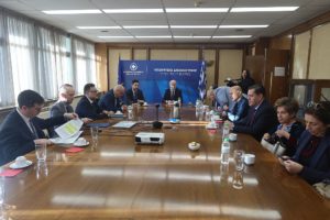 Συνεχίζουν την αποχή οι συμβολαιογράφοι: Δεν φταίμε εμείς για τις ουρές στα κτηματολογικά γραφεία