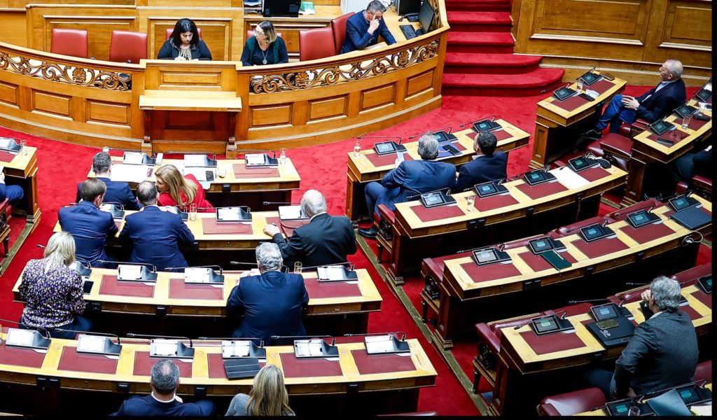 Οι 6+6 του ΣΥΡΙΖΑ, η Φωτίου και το σνομπάρισμα της Βουλής!