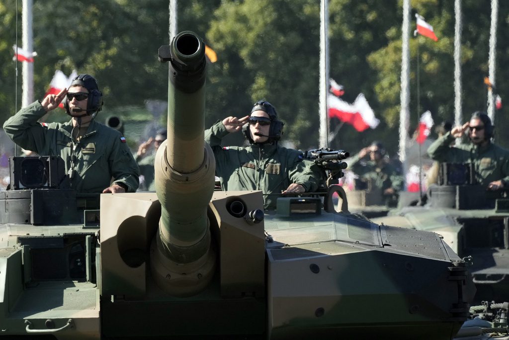 Πολωνία: Η επερχόμενη κυβέρνηση δεν θα πειράξει τα κονδύλια για την Άμυνα… με το βλέμμα στην Ουκρανία