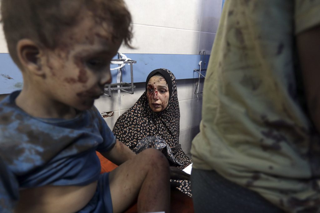 Γάζα: Σοκαριστικό βίντεο από τον βομβαρδισμό στο νοσοκομείο Αλ Σίφα (Προσοχή σκληρές εικόνες)