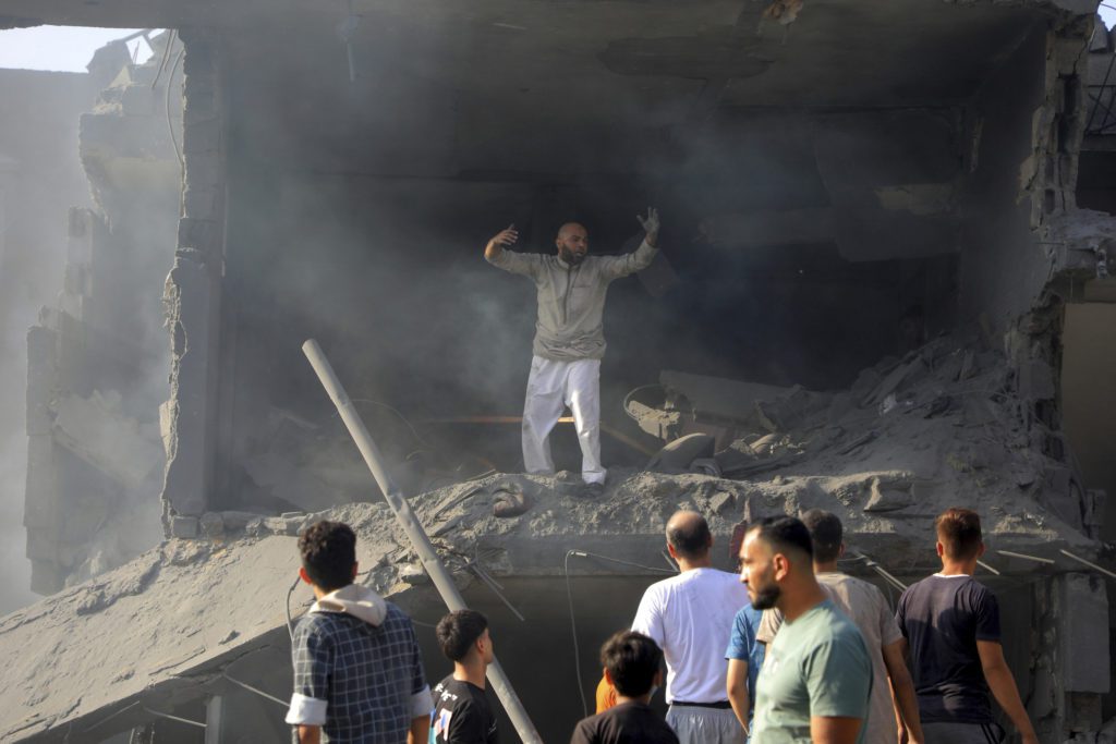Γάζα: Ισοπεδώθηκε ο προσφυγικός καταυλισμός στη Τζαμπαλίγια – «Παντού τραυματίες και κατεστραμμένα κτίρια» (Videos)