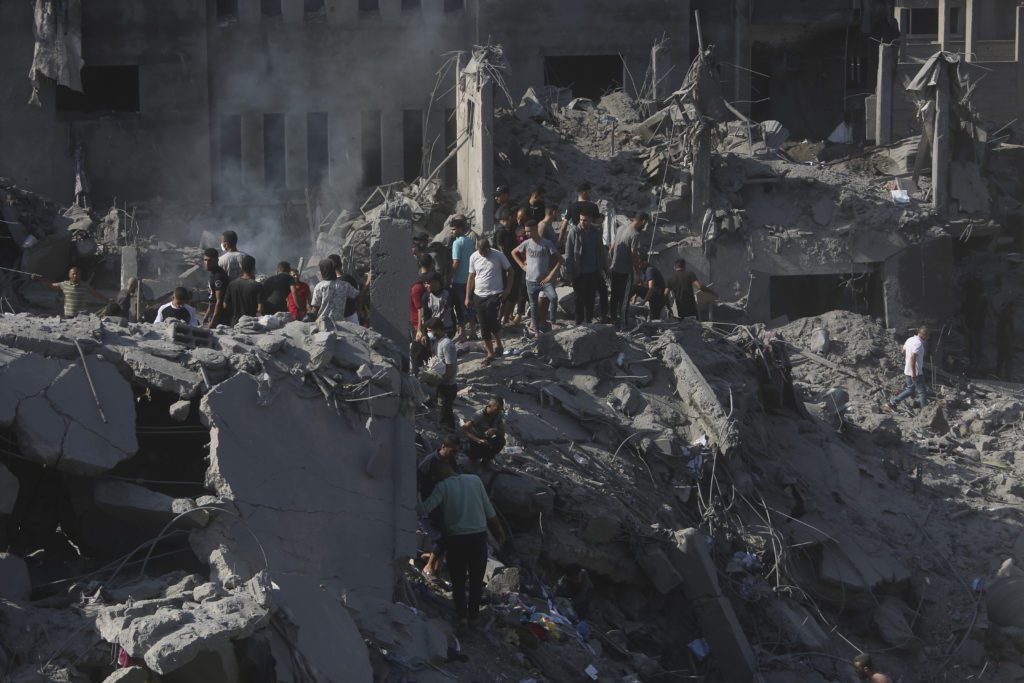 Εφιάλτης στη Γάζα: Περικυκλωμένη από στρατεύματα η πόλη – Οι Ισραηλινοί στέλνουν πίσω τους Παλαιστίνιους εργαζόμενους