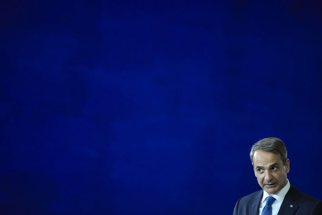 Μια χοντρή προσβολή στην Ελλάδα από τον βρετανό πρωθυπουργό μέσω Μητσοτάκη