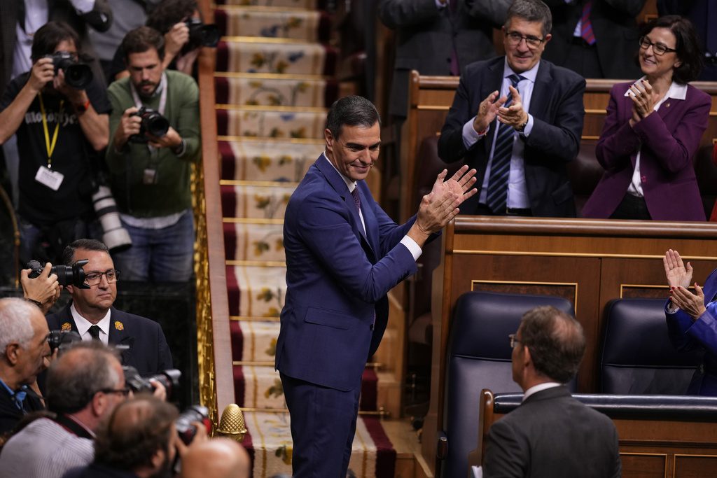 Ισπανία: Ο Σάντσεθ εξασφαλίζει δεύτερη θητεία ως πρωθυπουργός της χώρας (Photos)