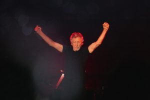 Ο Ρότζερ Γουώτερς για τα Γλυπτά: «Fuck Elgin &#8211; Οι Άγγλοι τα έκλεψαν από τον Παρθενώνα»
