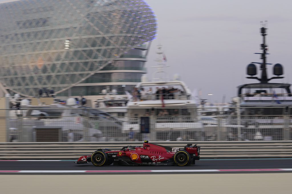 Formula 1: Τρομακτικό ατύχημα για τον Κάρλος Σάινθ – Διέλυσε τη Ferrari του (Video)
