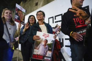Γάζα: Απελευθερώνεται νέα ομάδα ομήρων &#8211; Διαβουλεύσεις για επιμήκυνση της κατάπαυσης πυρός