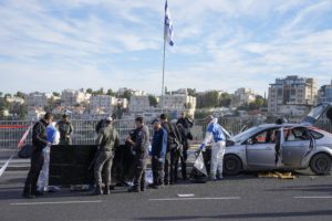 Συναγερμός στην Ιερουσαλήμ &#8211; Μία νεκρή και οκτώ τραυματίες από επίθεση ενόπλων
