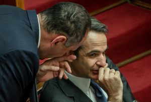 Κύρτσος: Αδιάβαστοι στο Λονδίνο Μαξίμου, Γεραπετρίτης