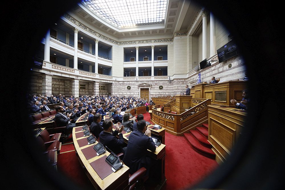 Βουλή: Σε πολιτική απομόνωση η ΝΔ – Ψήφισε μόνη της το νομοσχέδιο Κεραμέως