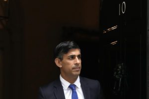 Ψυχρολουσία Μητσοτάκη στο Λονδίνο όταν ο Σούνακ του έκλεισε την πόρτα της Downing Street