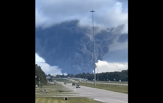 Έκρηξη σε εργοστάσιο χημικών στο Μεξικό – Εντολή εκκένωσης της περιοχής (Video)