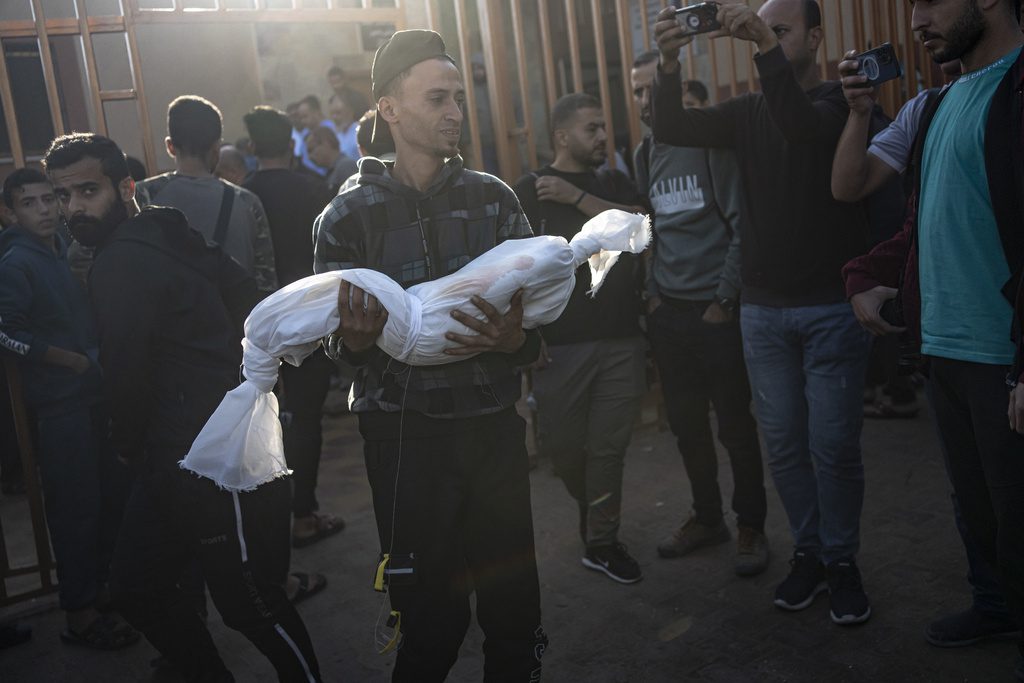 Γάζα: Νέο μακελειό με δεκάδες νεκρούς από ισραηλινό βομβαρδισμό σχολείου στη Τζαμπαλίγια (Vids)