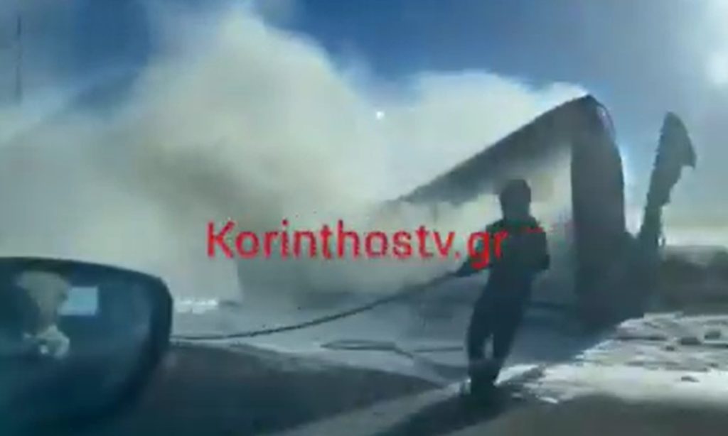 Αθηνών – Κορίνθου: Νταλίκα τυλίχθηκε στις φλόγες – Εικόνες από το σημείο (Videos)