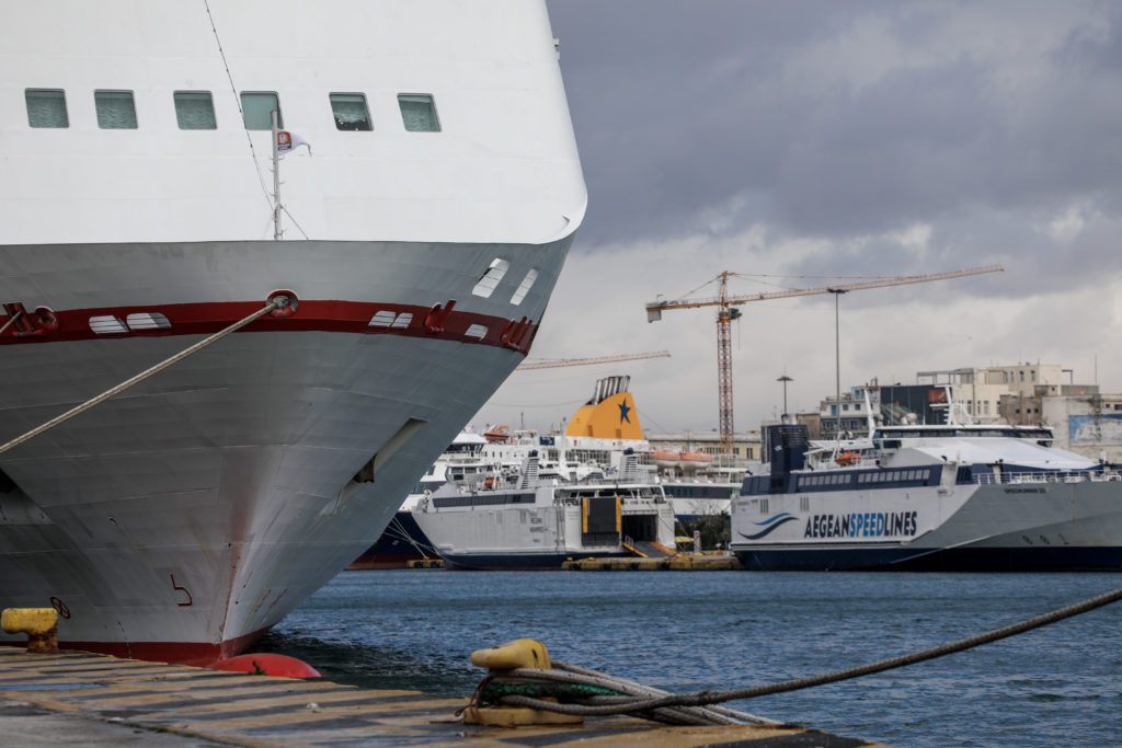 Λιμάνια: Τα 10 μποφόρ έχουν καθηλώσει τα πλοία – Ποια πορθμεία είναι κλειστά
