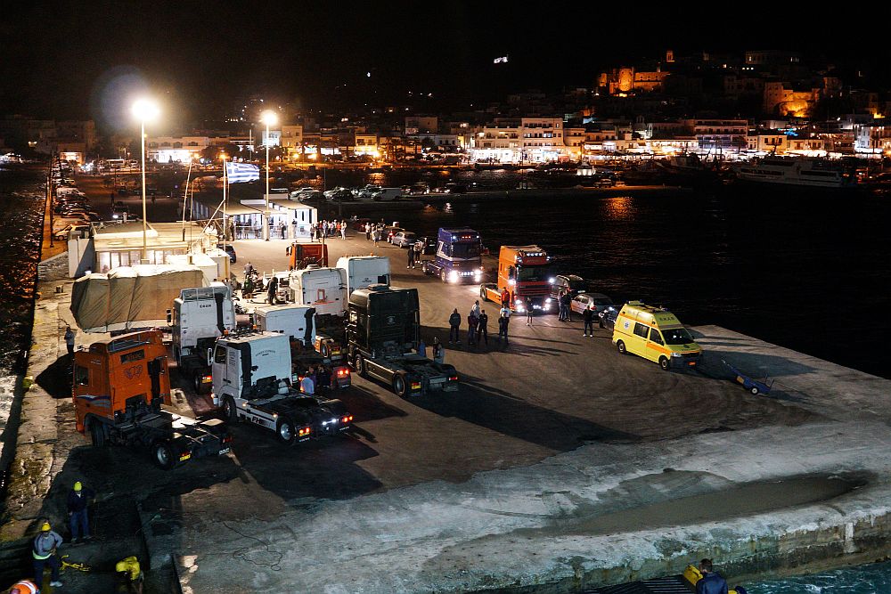 Νάξος: Πλοίο προσέκρουσε στο λιμάνι – Ταλαιπωρία για τους επιβάτες