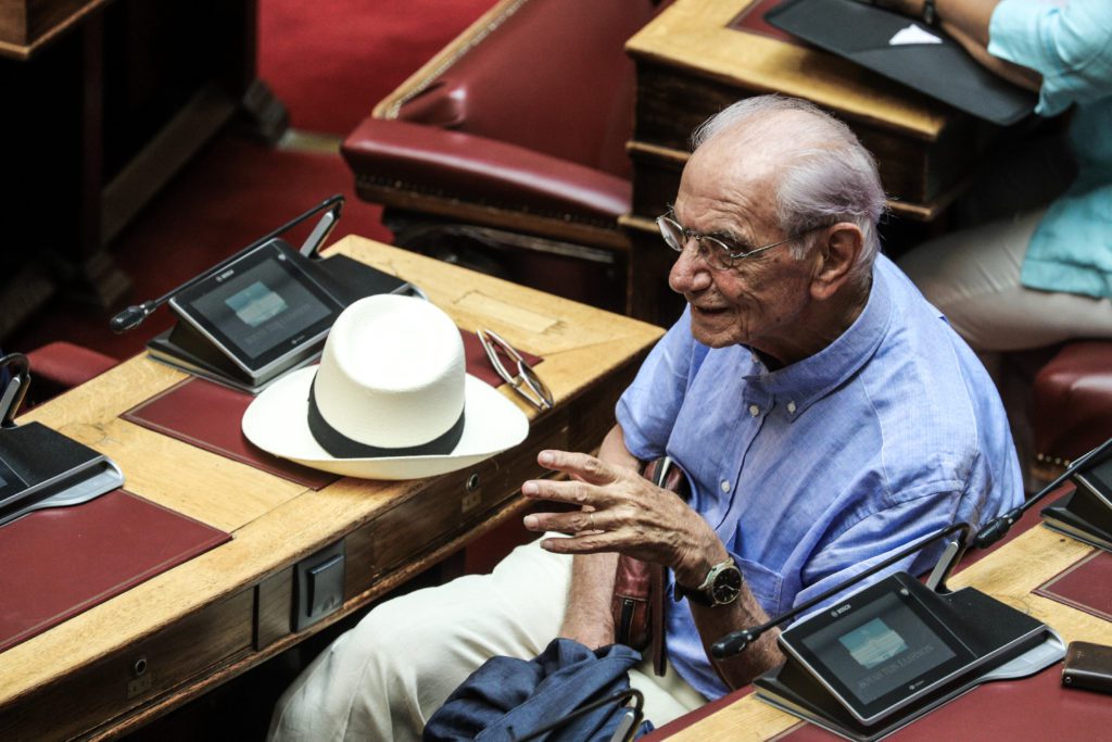 Πέθανε ο σπουδαίος συγγραφέας Βασίλης Βασιλικός