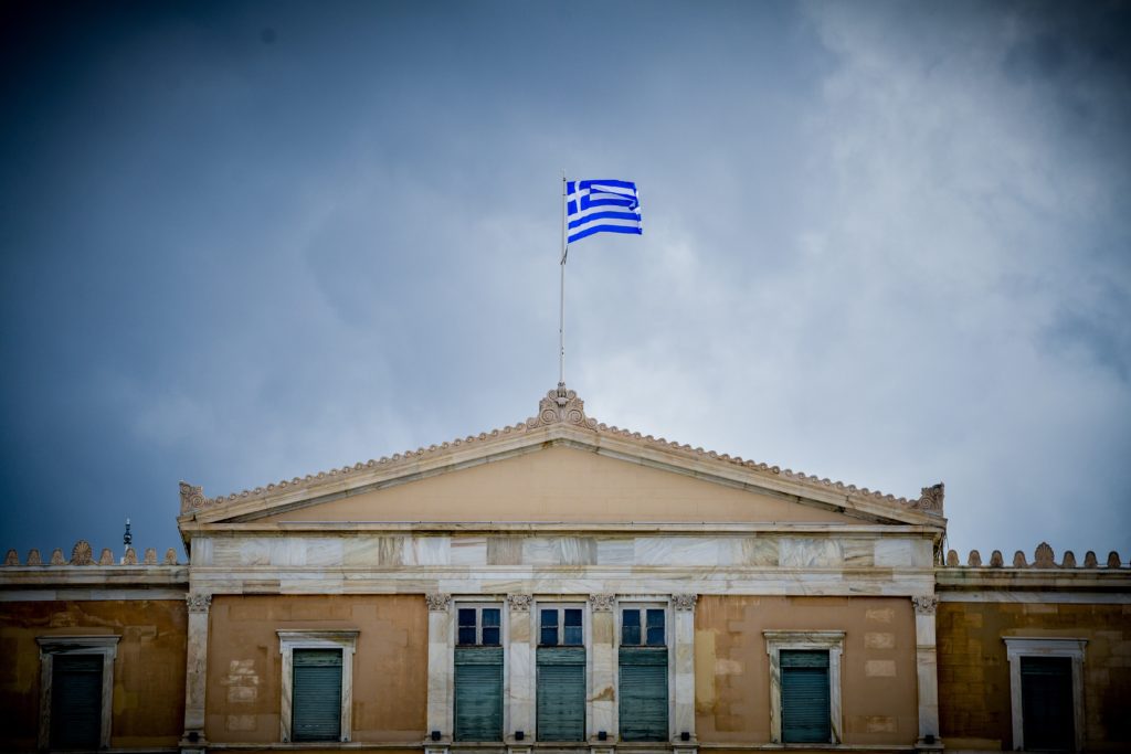 Έρευνα Eteron: Πόσο ευχαριστημένοι είστε από τη Δημοκρατία στην Ελλάδα; – Focus στην Ακροδεξιά