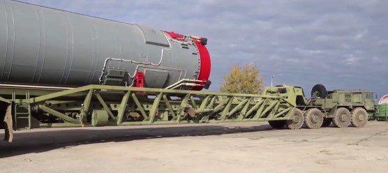 Ρωσία: Σε σιλό εκτόξευσης υπερηχητικός πύραυλος που μπορεί να εξοπλιστεί με πυρηνική κεφαλή (Videos)