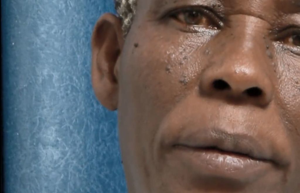 «Εκπληκτικό κατόρθωμα»: Η 70χρονη Σαφίνα έφερε στον κόσμο δίδυμα – Της έκαναν bullying επειδή δεν είχε παιδιά