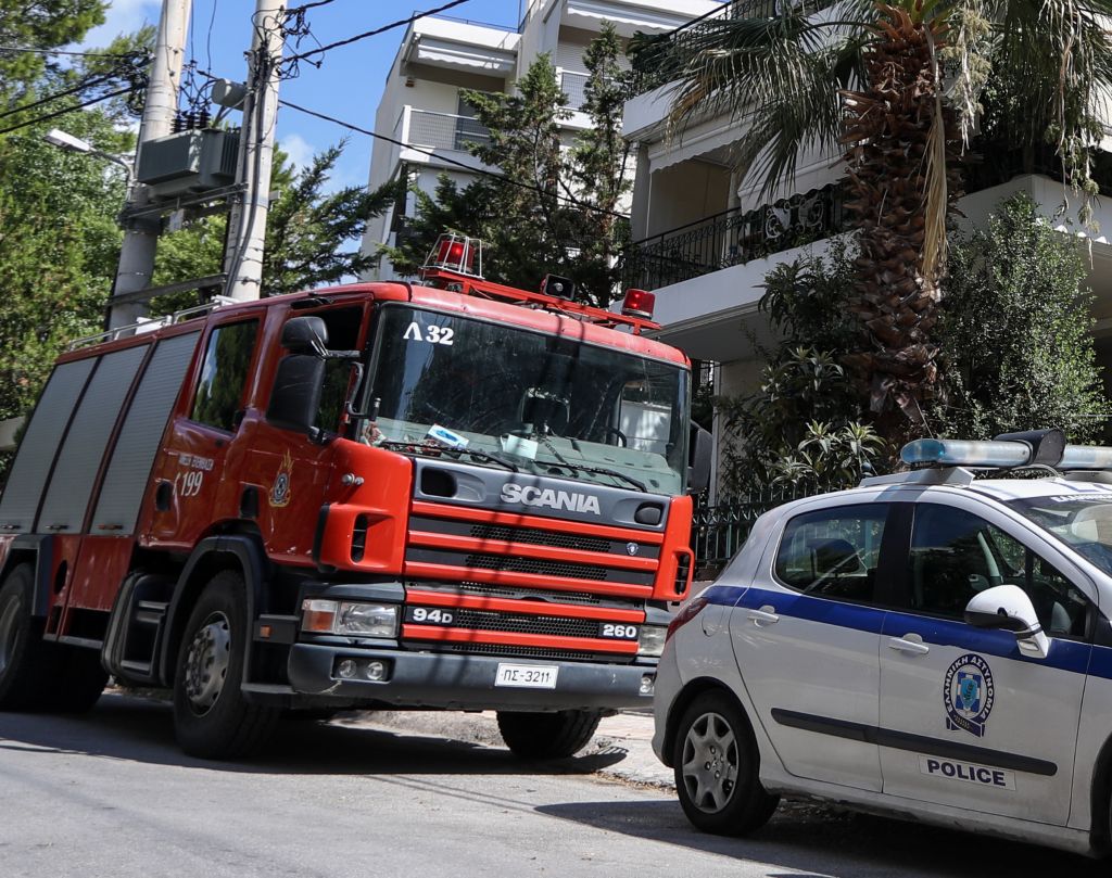 Φωτιά τώρα σε διαμέρισμα στους Αγίους Αναργύρους